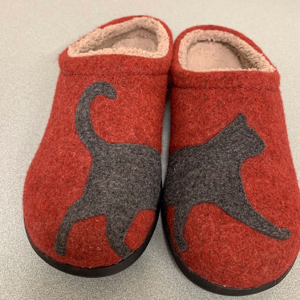 LL Bean Daybreak Scuffs -Cat Size 8